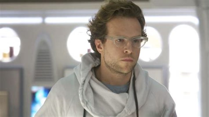 10 dumb horror movie characters who don’t know a skeleton from a spatula