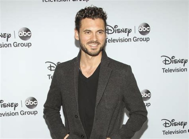 Adan Canto Biography - Facts, Childhood, Family Life & Achievements