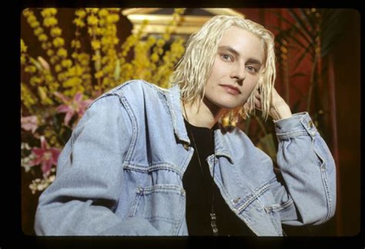 Aimee Mann Biography - Facts, Childhood, Family Life & Achievements