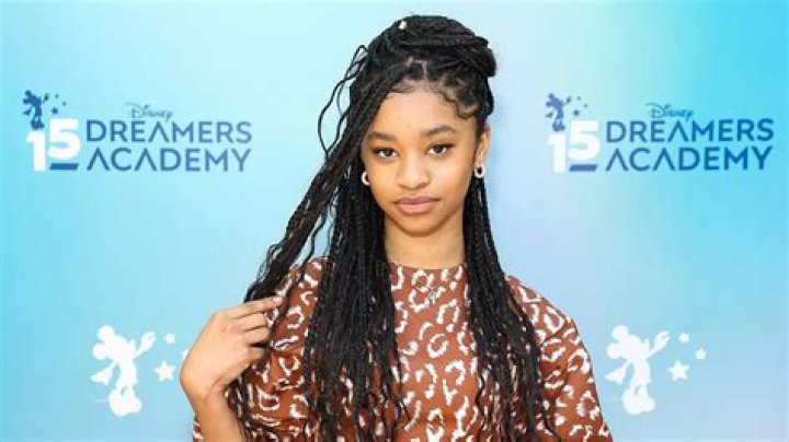 Akira Akbar Wikipedia, Age, Biography, Height, Family, Instagram