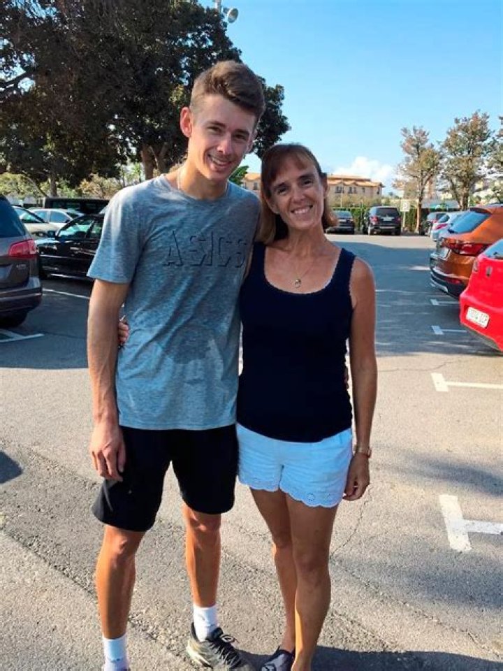 Alex de Minaur family, parents, siblings, girlfriend