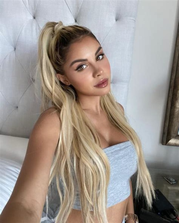 Alexa Dellanos Height, Weight, Net Worth, Age, Birthday, Wikipedia, Who, Nationality, Biography