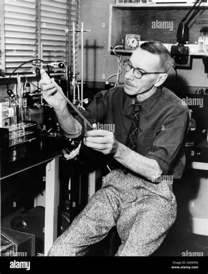 Alfred Day Hershey Biography - Facts, Childhood, Family Life & Achievements