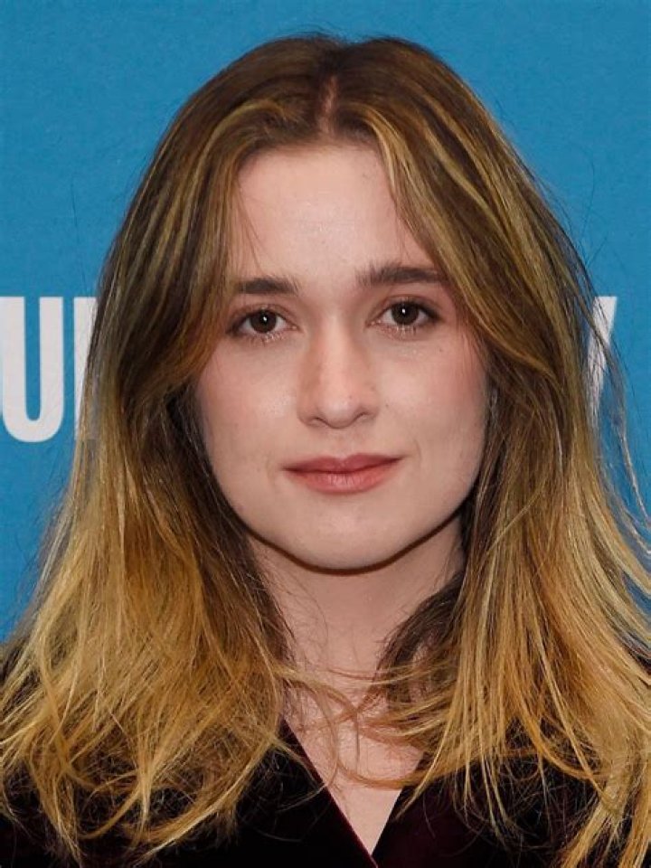 Alice Englert Wiki, Boyfriend, Husband, Age, Height, Net Worth, Parents & More