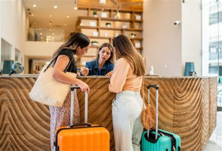 Amanda Bynes Looking For A Place To Stay After Checking Out of Inpatient Facility By Herself, Insider Says