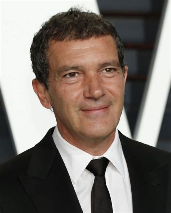 Antonio Banderas Biography - Facts, Childhood, Family Life & Achievements