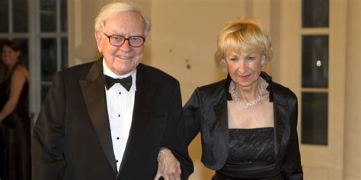 Astrid Menks (Warren Buffett Wife) Wiki, Bio, Age, Height, Weight, Married, Husband, Net Worth, Facts