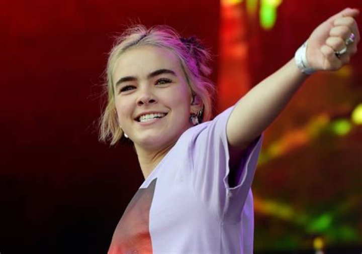 Benee Biography - Facts, Childhood, Family Life & Achievements