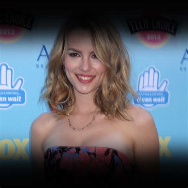 Bridgit Claire Mendler Biography - Facts, Childhood, Family Life & Achievements