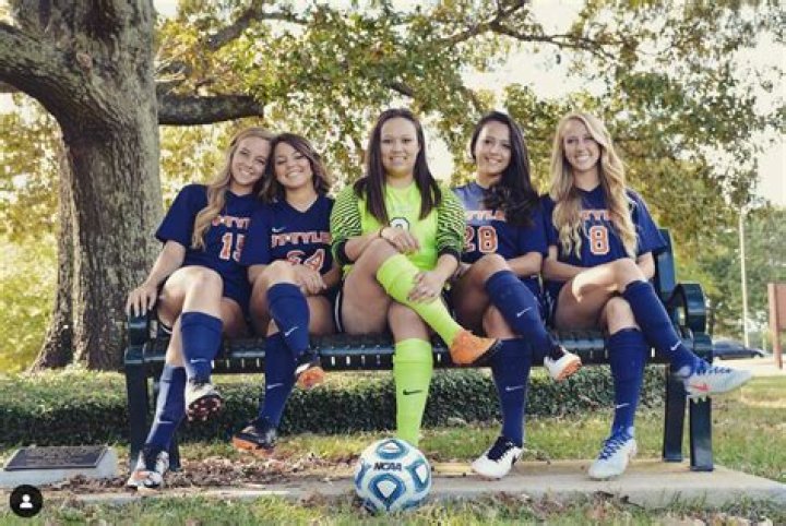 Brittany Mahomes Shows Off Fit Figure "Bringing it Back to Belize"