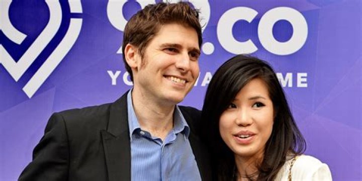
Businessman Eduardo Saverin and Elaine Andriejanssen Are A Power Couple! Here’s All You Need To Know About Them! 
