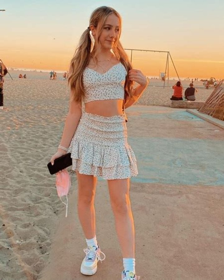 Capri Everitt Height Weight Body Measurements Facts Family