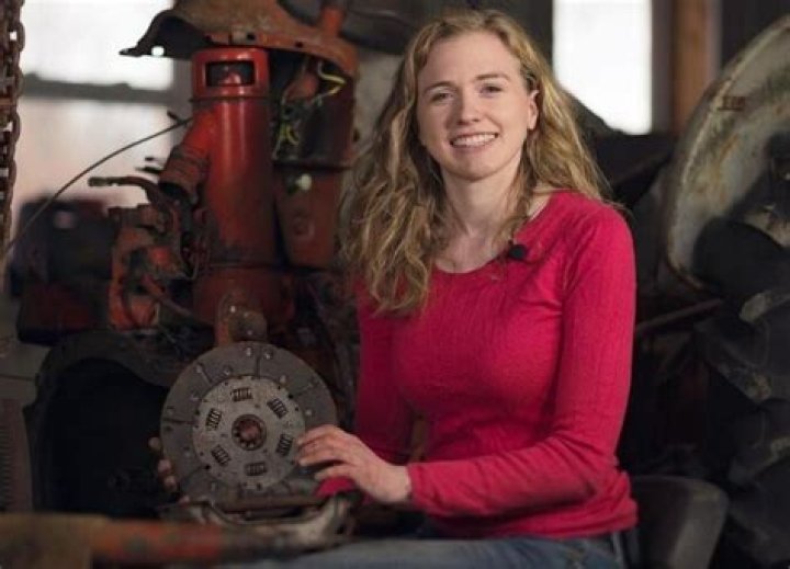 Carl Azuz (Journalist) Wiki, Bio, Age, Height, Weight, Wife, Net Worth, Career, Family, Facts