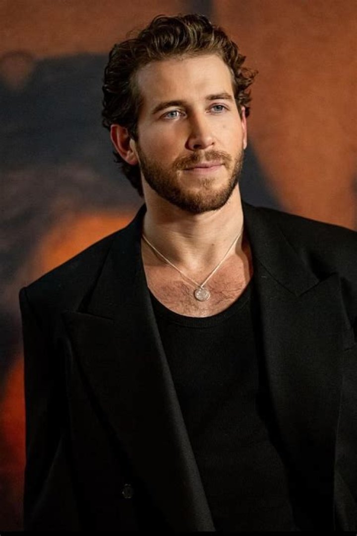 Chris Fulton Wiki, Age, Girlfriend, Height & Net Worth