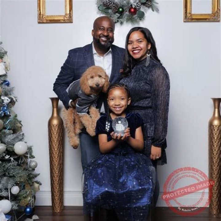 Chris Swaim Bio, Wiki, Age, Height, Wife, Kids, Family, WISN, KMTV, Salary and Net Worth