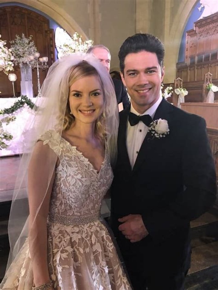Cindy Busby Net Worth, Teeth, Movies And TV Shows, Family, Wedding, Veneers