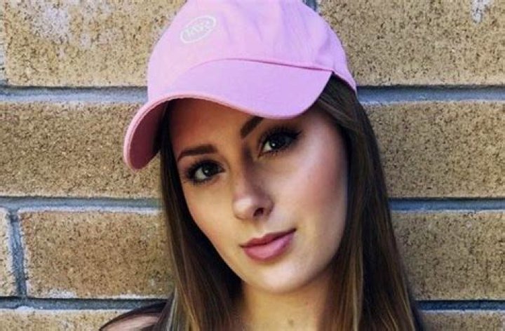 Claire Abbott Age, Biography, Net Worth, Height, Weight, Size, Instagram