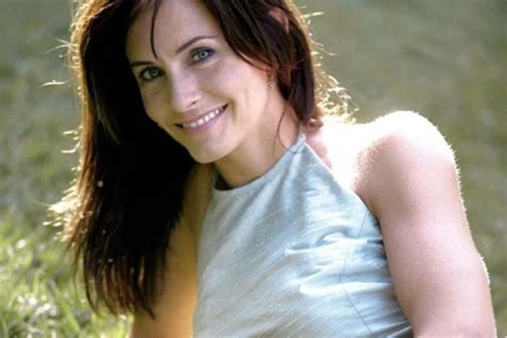 Courteney Cox Cuddles Up To David Beckham In Hot Tub Instagram Photo