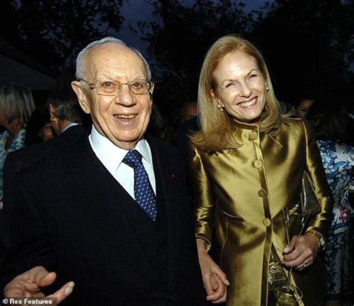 Dame Theresa Sackler Net Worth – Facts On Mortimer Sackler Wife