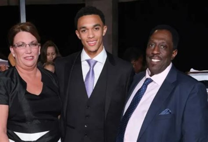 Dianne Alexander: Who is Trent Alexander-Arnold mother?
