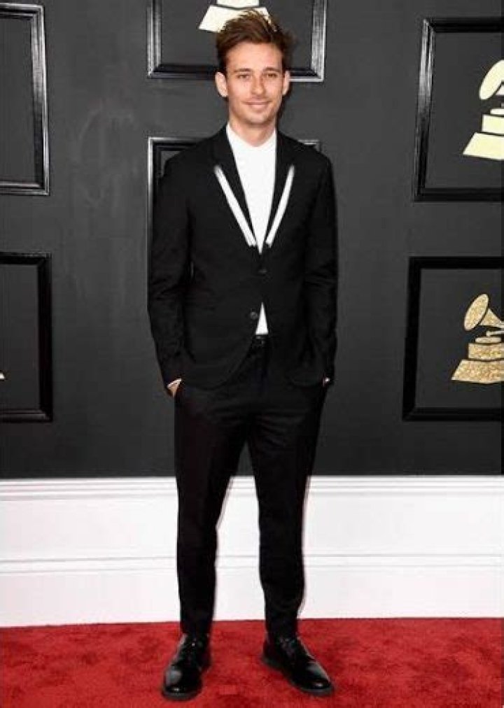 DJ Flume Height Weight Body Measurements Age Facts Family