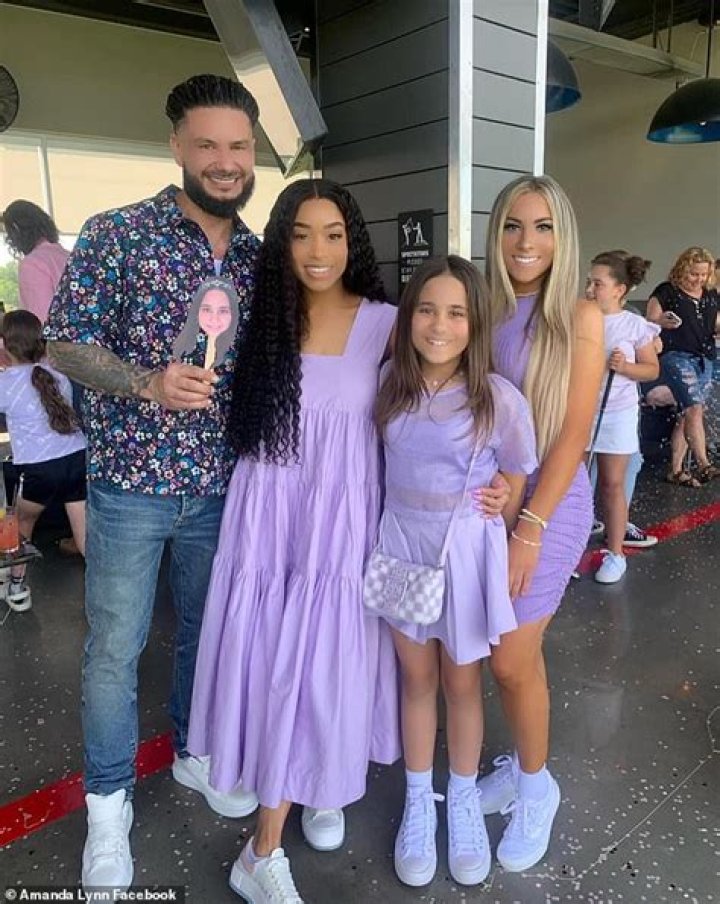 DJ Pauly D Baby Momma and Girlfriend Nikki Hall – Daughter Name, Are They Married?