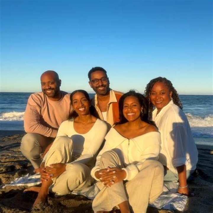 Does Sheinelle Jones Have Siblings? Journalist’s Family Life Explored