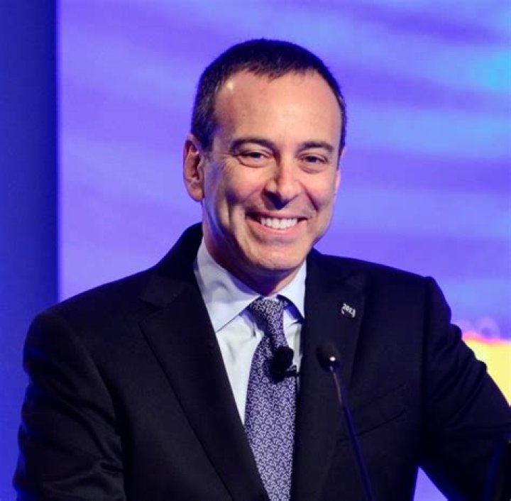 Eddie Lampert Bio, Wiki, Age, Wife, Salary, Net Worth, House and Yacht