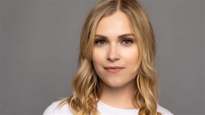 Eliza Taylor Biography, Wikipedia, Net Worth, Married, Husband, Age, Height