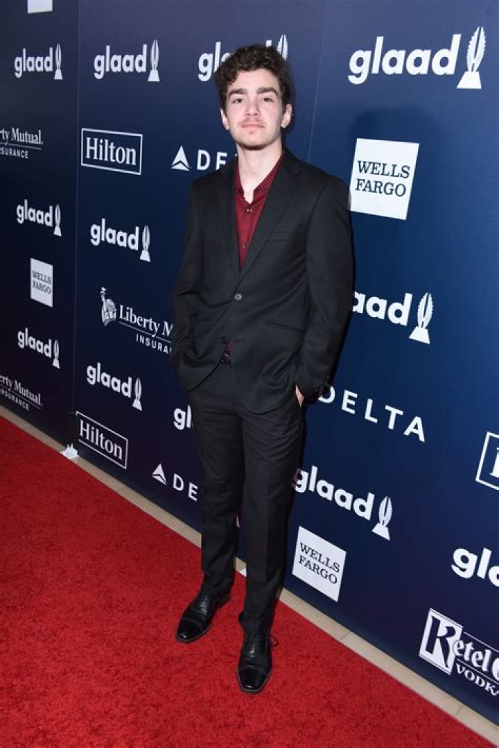 Elliot Fletcher Age, Weight, Height, Measurements