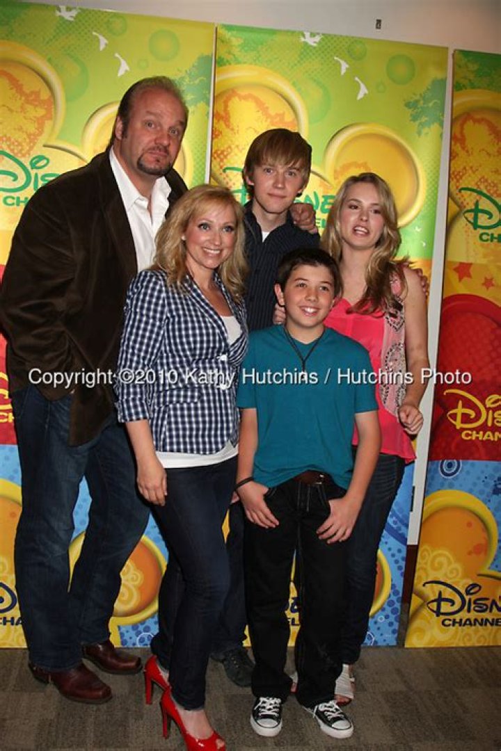 Eric Allan Kramer Bio, Wiki, Age, Wife, Family, Good Luck Charlie, Thor, Movies, and Net Worth.