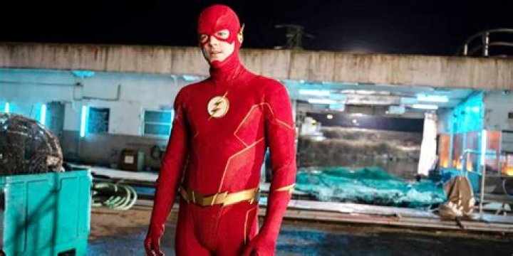 EW Reveals First Look At The Flash’s New Costume For Season 6