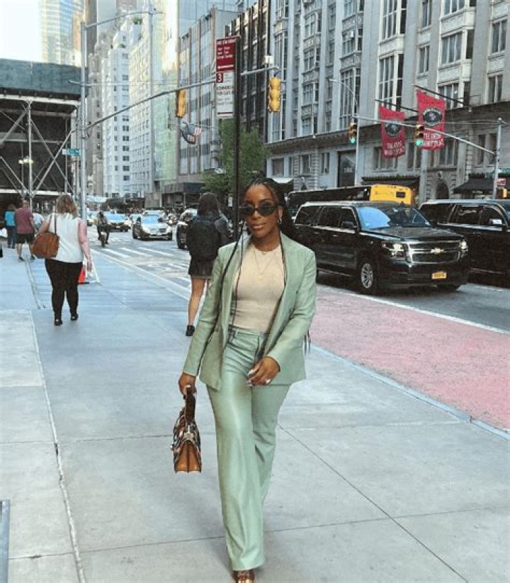 Folake Aina Height, Weight, Net Worth, Age, Birthday, Wikipedia, Who, Instagram, Biography