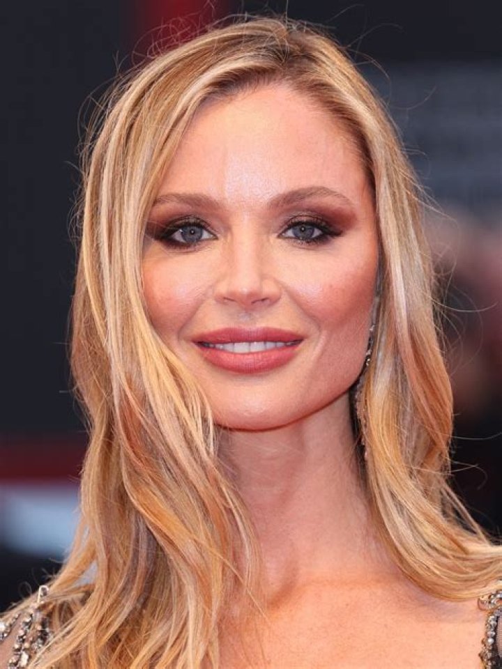 Georgina Chapman Biography - Facts, Childhood, Family Life & Achievements