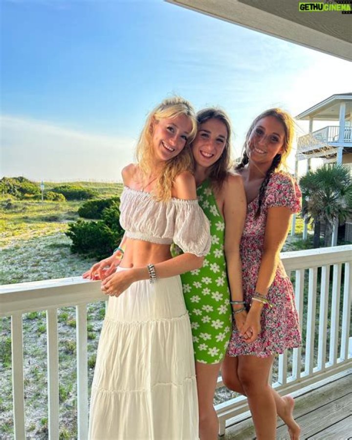 Gus Birney Wiki, Age, Boyfriend, Height & Net Worth