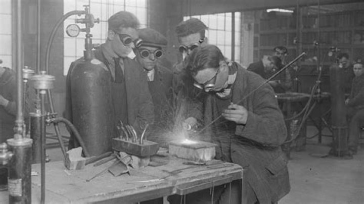 How did observers protect themselves during the nuclear test shown in ‘Oppenheimer?’