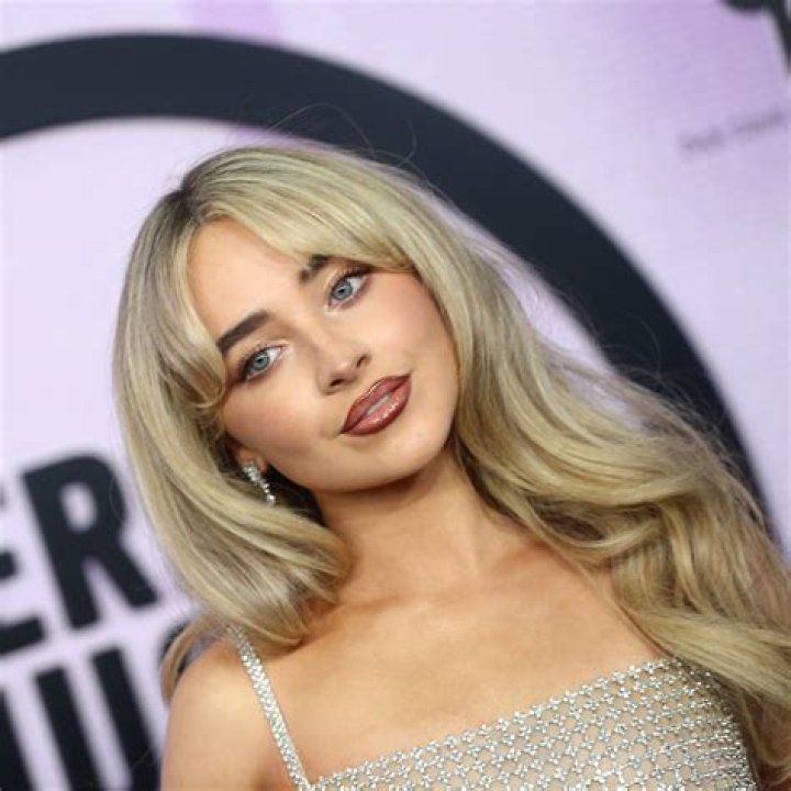 
How Much Money Does Sabrina Carpenter Make? Latest Income Salary
