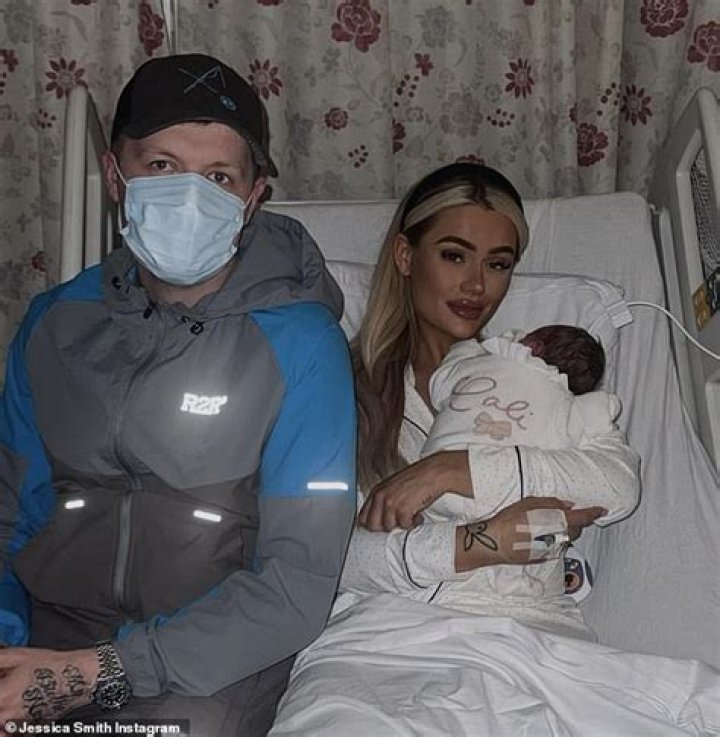 How Old Is Jessica Smith? Age Stephen Bear Girlfriend Reddit, Video & Instagram