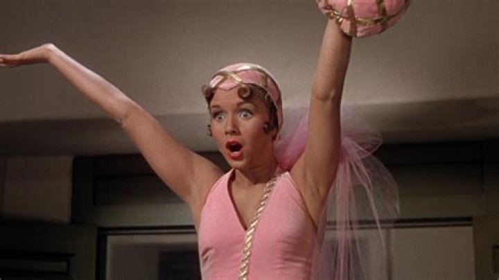 How old was Debbie Reynolds in Singin in the Rain? – Celebrity