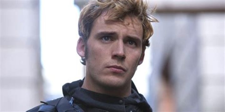 How old was Sam Claflin when he played Finnick?