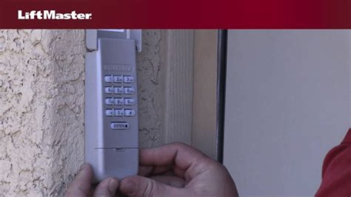 How to change battery in liftmaster garage door opener keypad