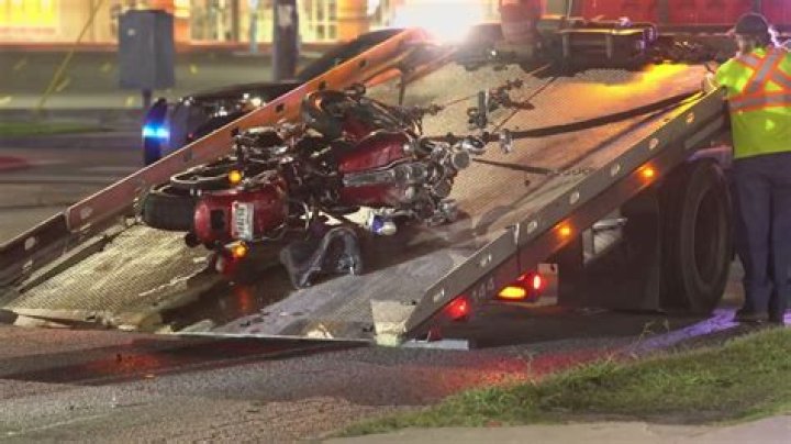 Hoyt Cotter Dies in Motorcycle Accident.