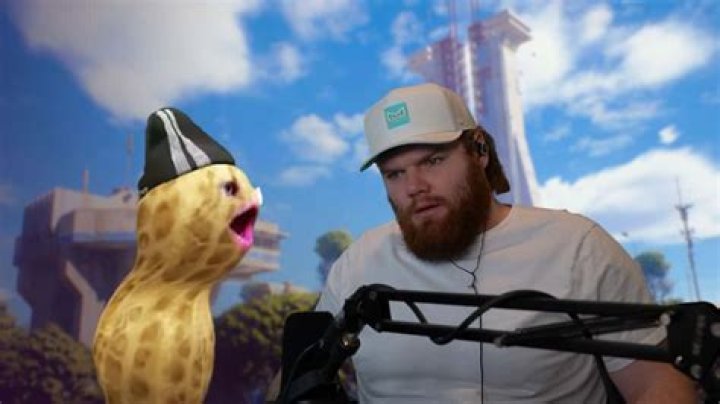 HutchMF: How Old Is The Twitch Star?