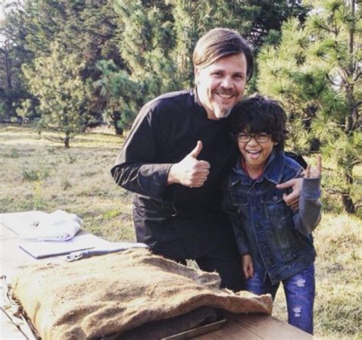 Iñaki Godoy (Actor) Wiki, Bio, Age, Height, Weight, Net Worth, Wife, Parents, Career, Facts