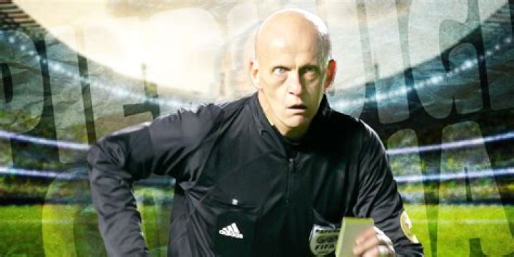 Is Pierluigi Collina retired?