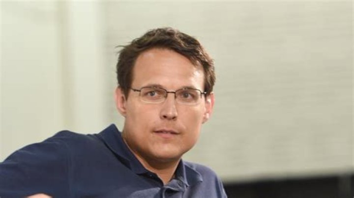 Is Steve Kornacki a producer of Outlander?