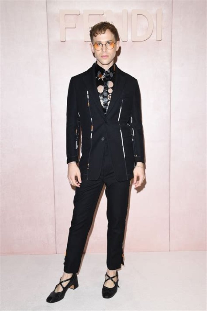 Is Tommy Dorfman related to Andi Dorfman?