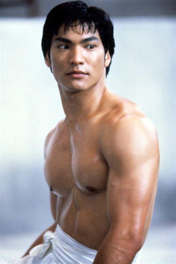 Jason Scott Lee Biography - Facts, Childhood, Family Life & Achievements