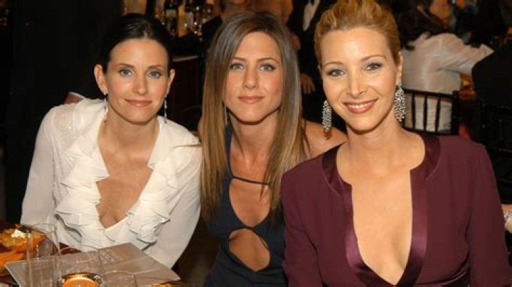 Jennifer Aniston, Lisa Kudrow And Courteney Cox Reunite And Fans Are Very Happy And Hopeful For A ‘Friends’ Revival!
