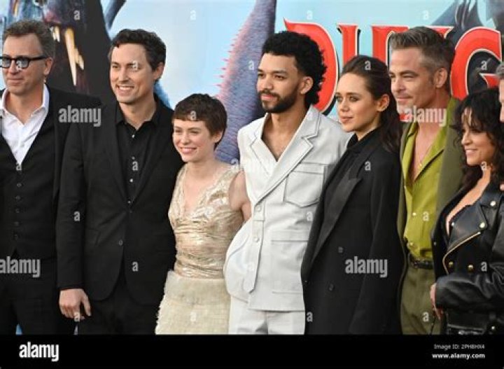 John Francis Daley Bio, Age, Height, Career, Net Worth, Wife, Movies and Shows